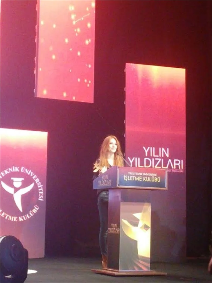 Yılın yıldızları ödüllerini aldı!