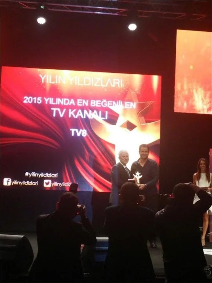 Yılın yıldızları ödüllerini aldı!