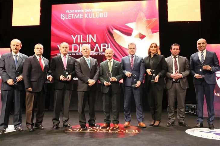 Yılın yıldızları ödüllerini aldı!