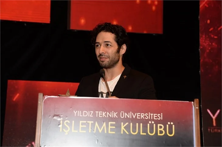 Yıldızlar ödüllerini aldı!