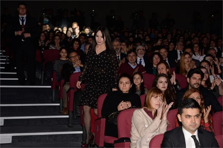 Yıldızlar ödüllerini aldı!