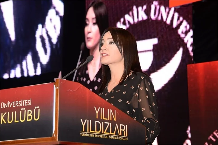 Yıldızlar ödüllerini aldı!