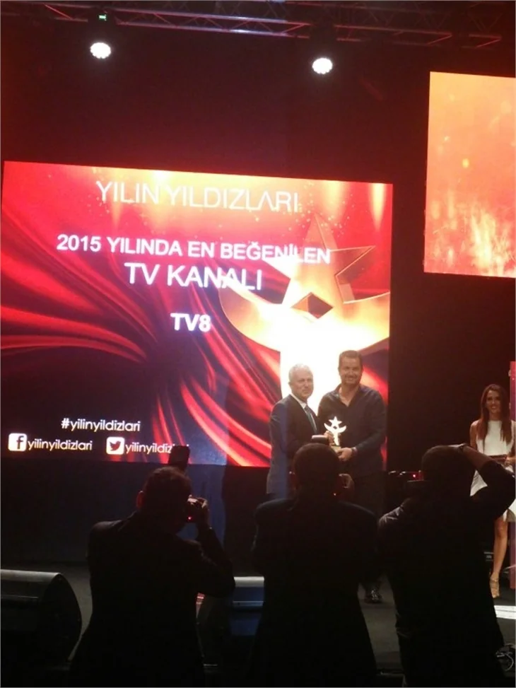 Yıldızlar ödüllerini aldı!