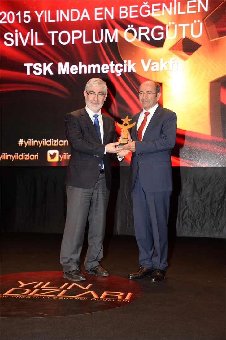 Yıldızlar ödüllerini aldı!