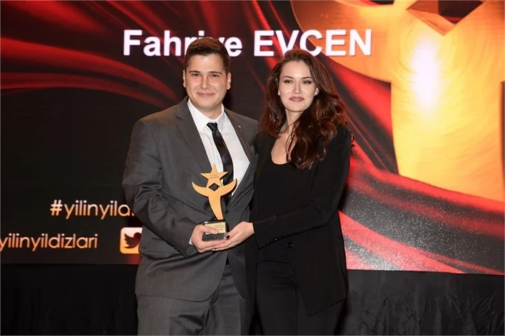 Yıldızlar ödüllerini aldı!