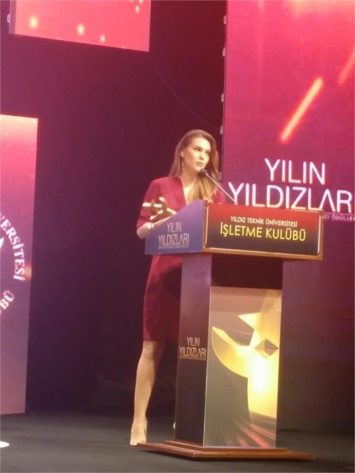 Yıldızlar ödüllerini aldı!