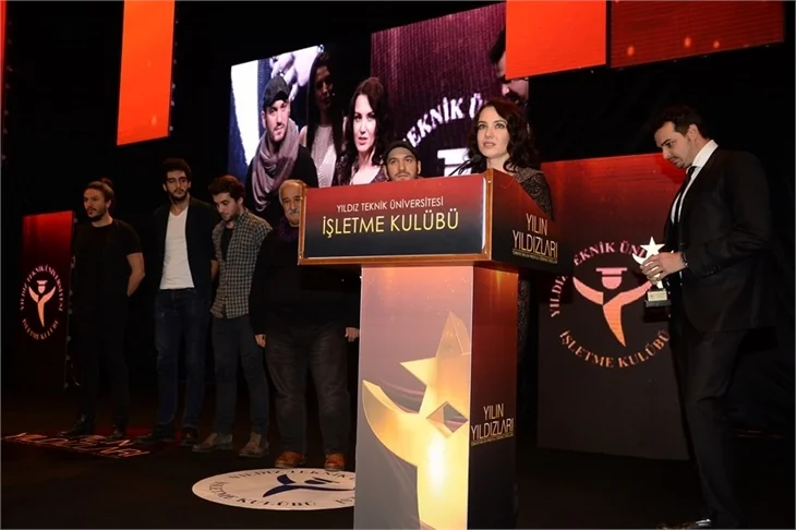 Yıldızlar ödüllerini aldı!