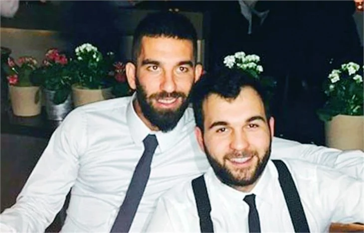 Arda Turan'dan kardeşine destek
