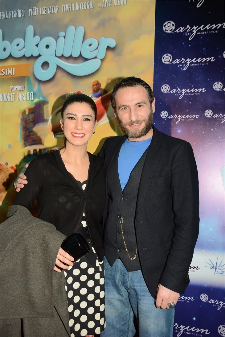 Köstebekgiller'in galasına ünlü akını!