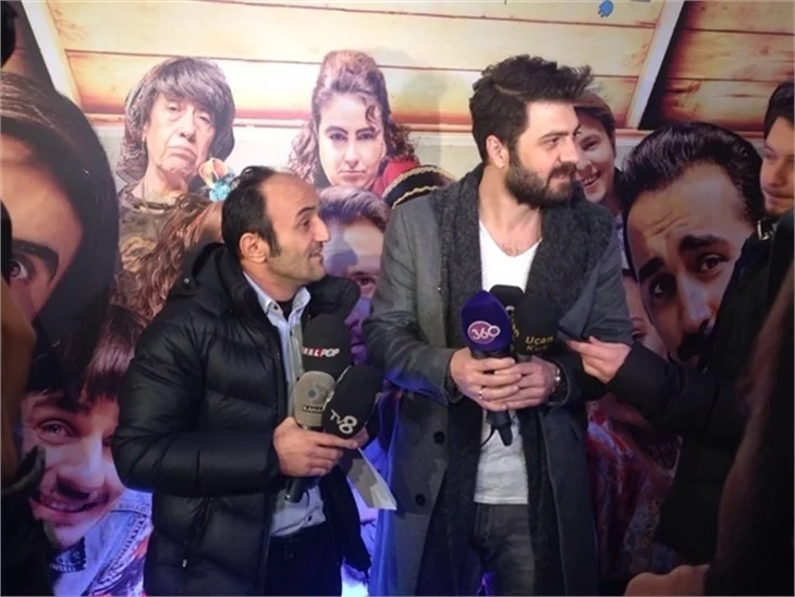 Sarp Apak: Annem "ne zaman evleneceksin?" diye sormuyor!