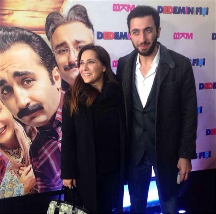 Sarp Apak: Annem "ne zaman evleneceksin?" diye sormuyor!