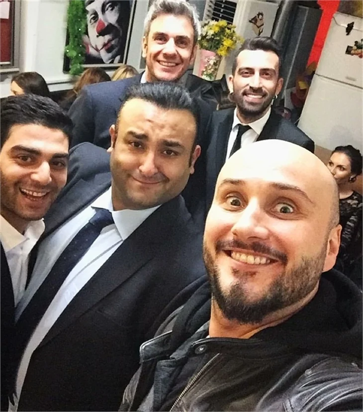 Sarp Apak: Annem "ne zaman evleneceksin?" diye sormuyor!