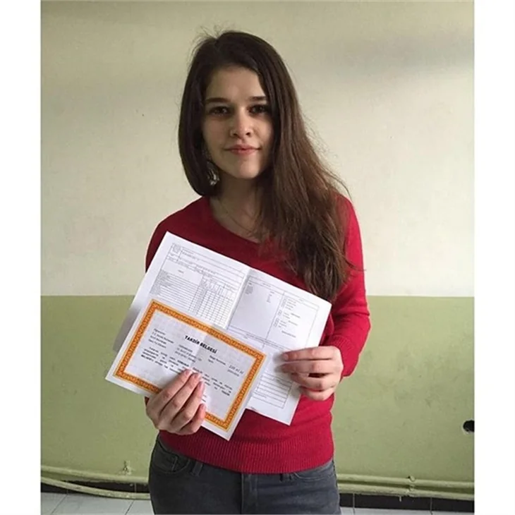Ünlülerden 'karne günü' fotoğrafları