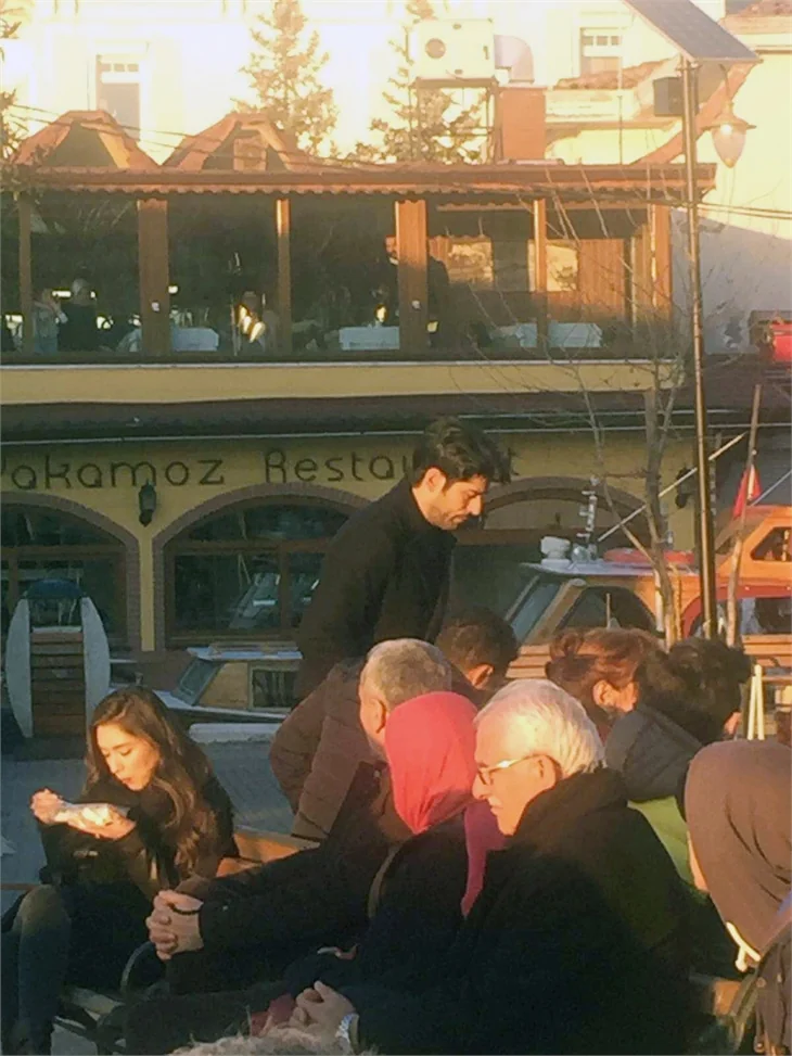 Burak Özçivit ve Neslihan Atagül Kanlıca'da