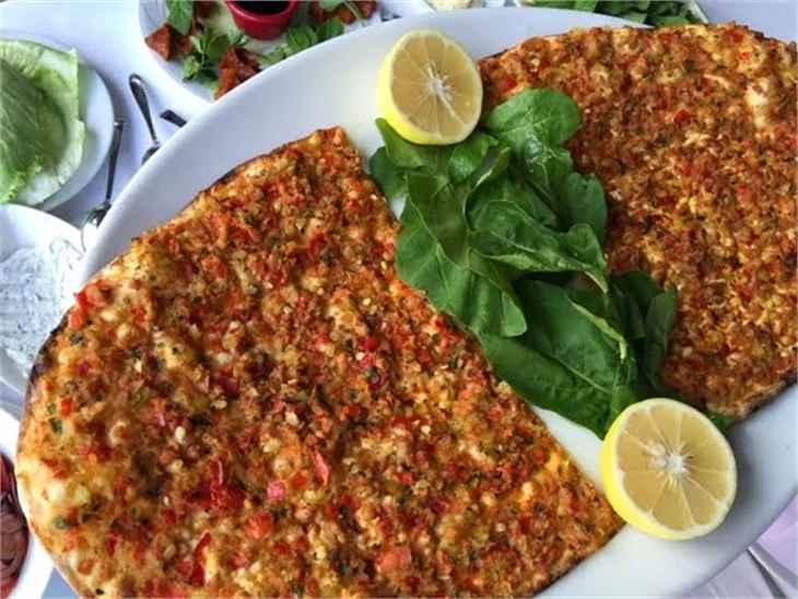Kalbur Et'te yemek ziyafeti!