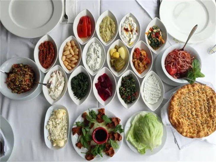Kalbur Et'te yemek ziyafeti!