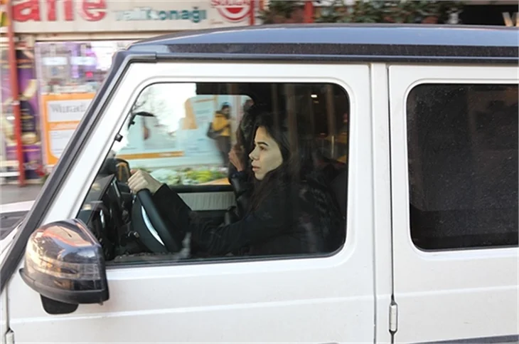 Asena Erkin'in gündüz gezmesi