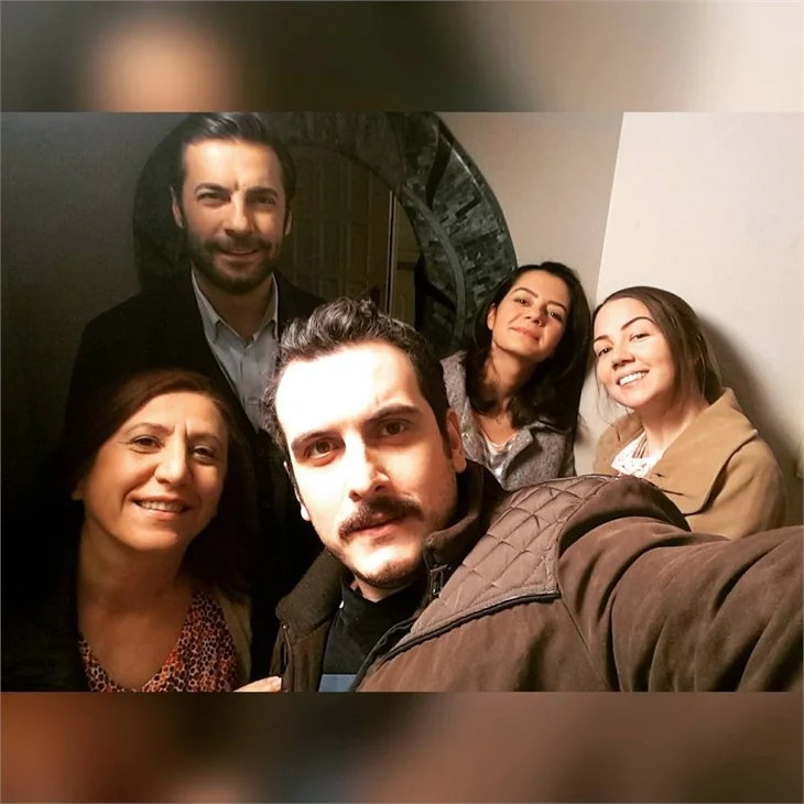 Güllerin Savaşı ekibinden veda kareleri