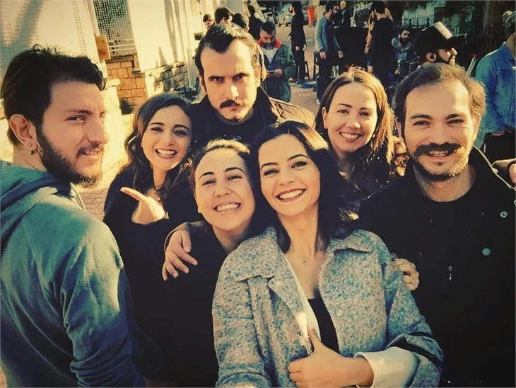 Güllerin Savaşı ekibinden veda kareleri