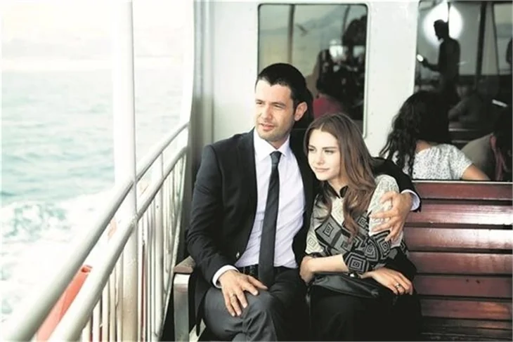 Keremcem ile Ezgi Asaroğlu ilk kez el ele