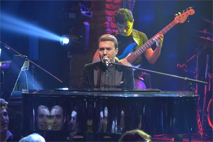 Beyaz Show'da kahkaha tufanı!