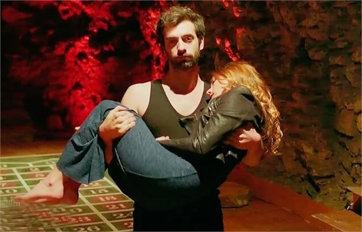 Poyraz Karayel’de ayrılıklar sürüyor!
