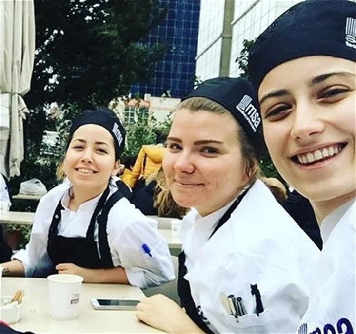 Hazal Kaya İtalya'da restoran açacak