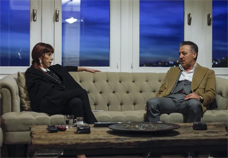 Paramparça 54. yeni bölümde nikahta büyük sürpriz...