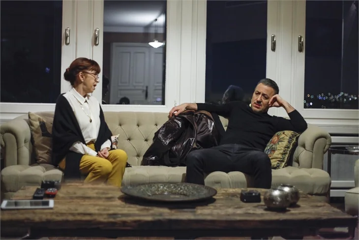 Paramparça 54. yeni bölümde nikahta büyük sürpriz...
