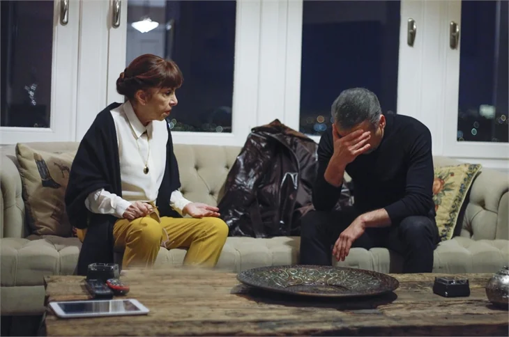 Paramparça 54. yeni bölümde nikahta büyük sürpriz...