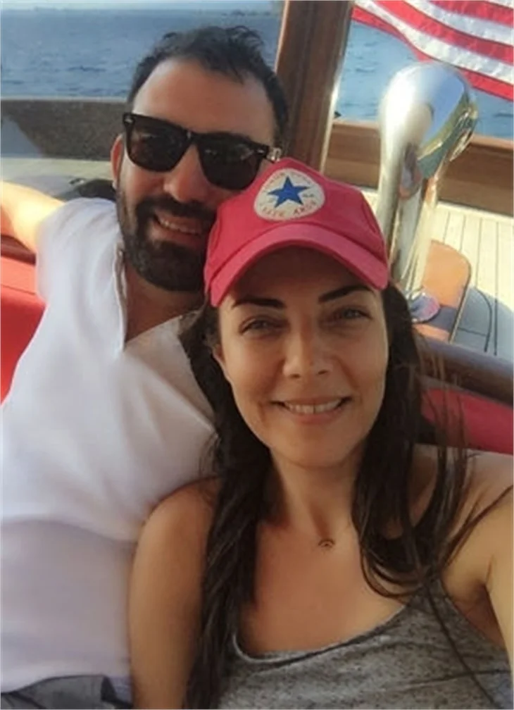 Kıvanç Tatlıtuğ Fransa'da, Burcu Kara Belçika'da evlendi!