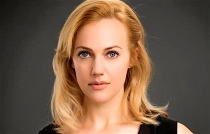 Meryem Uzerli'nin saçları yandı