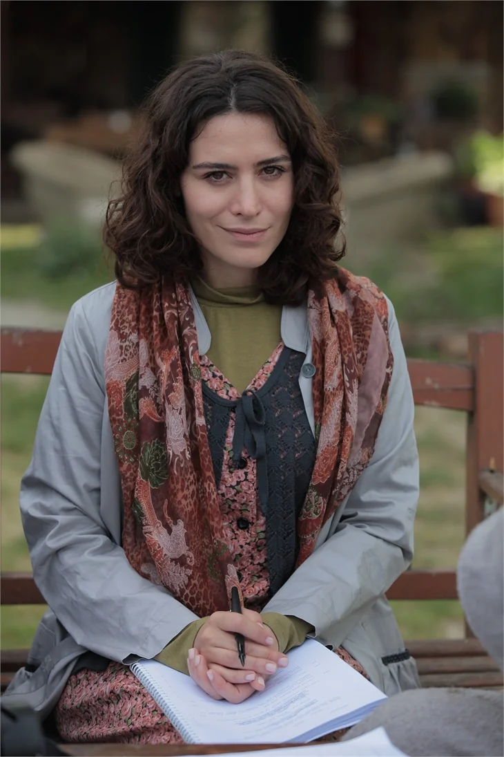 Belçim Bilgin 'Annemin Yarası' filmindeki rolünü anlattı!