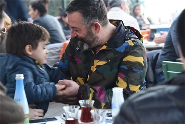 Cem Yılmaz'ın oğlu Kemal'in baba sevgisi!
