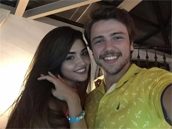 Tolga Sarıtaş ile Hande Erçel'in olay fotoğrafı