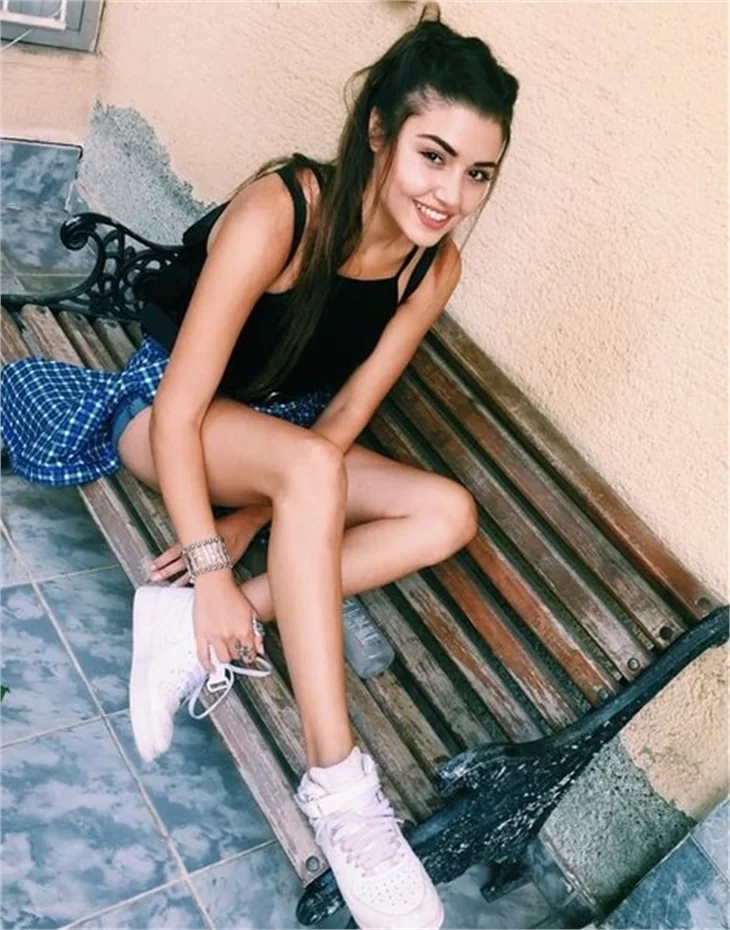 Tolga Sarıtaş ile Hande Erçel'in olay fotoğrafı