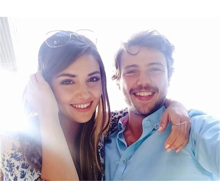 Tolga Sarıtaş ile Hande Erçel'in olay fotoğrafı