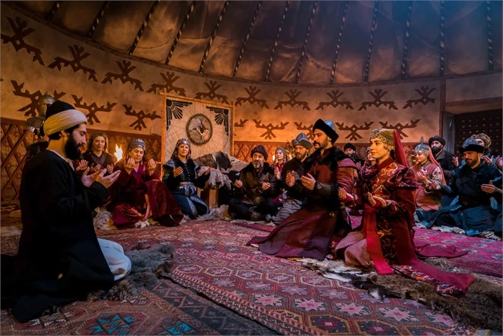 Diriliş "Ertuğrul"da sürpriz nikah!