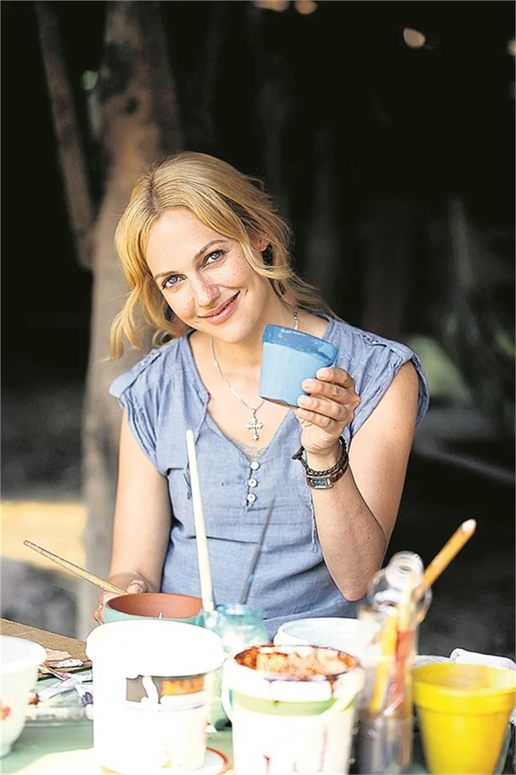 Meryem Uzerli arka kapıdan kaçtı!