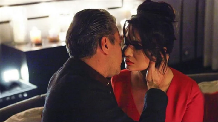 Nurgül Yeşilçay'ın Paramparça'da ayrılık nedeni ortaya çıktı!