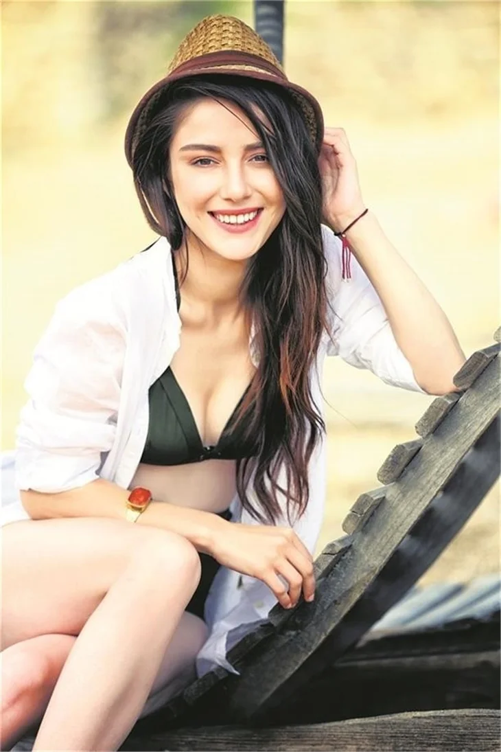 Özge Gürel o habere cevap verdi!