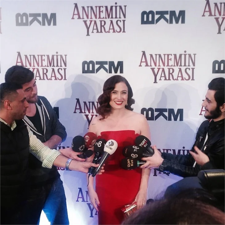 Annemin Yarası filminden görkemli gala