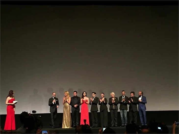 Annemin Yarası filminden görkemli gala