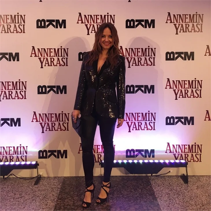 Annemin Yarası filminden görkemli gala