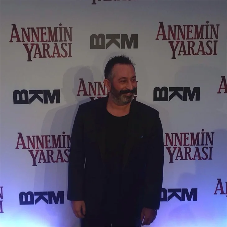 Annemin Yarası filminden görkemli gala