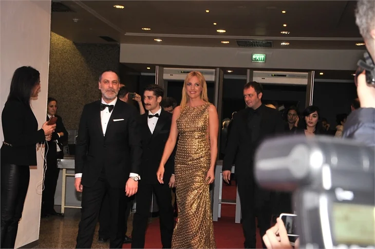 'Annemin Yarası' filminin galasına ünlü akını!