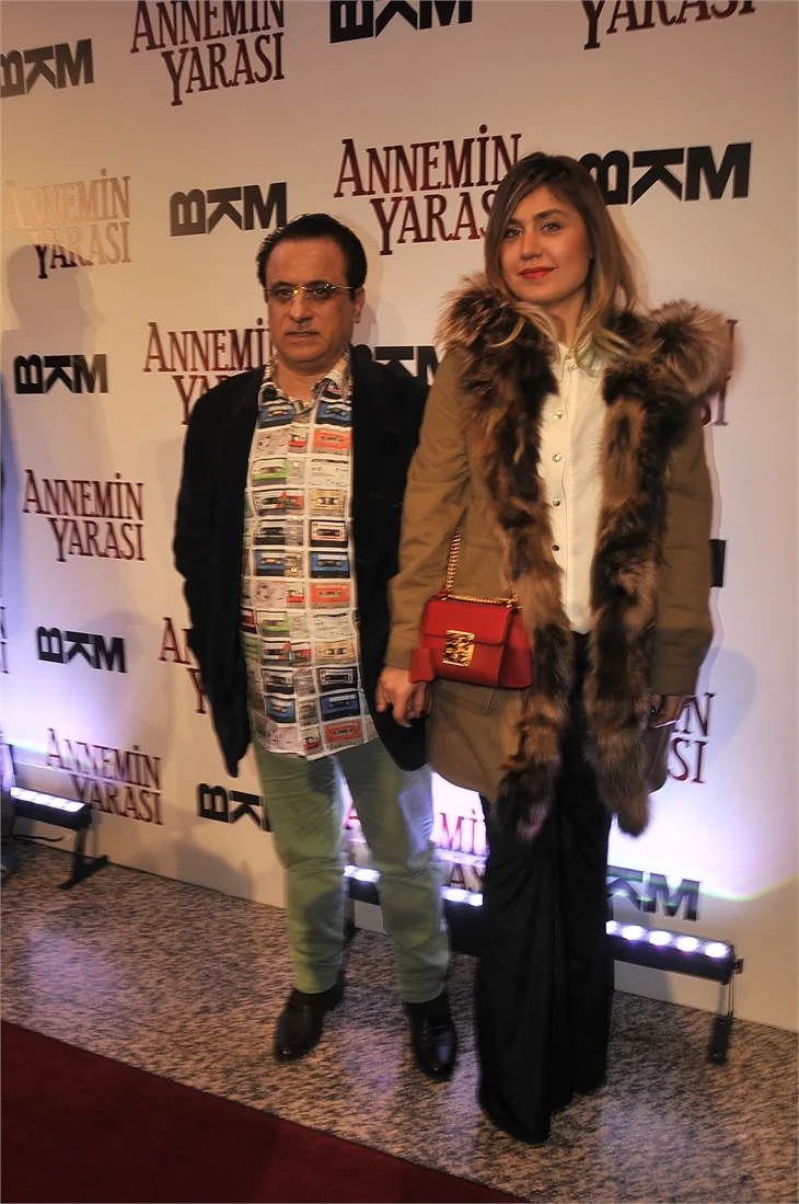 'Annemin Yarası' filminin galasına ünlü akını!