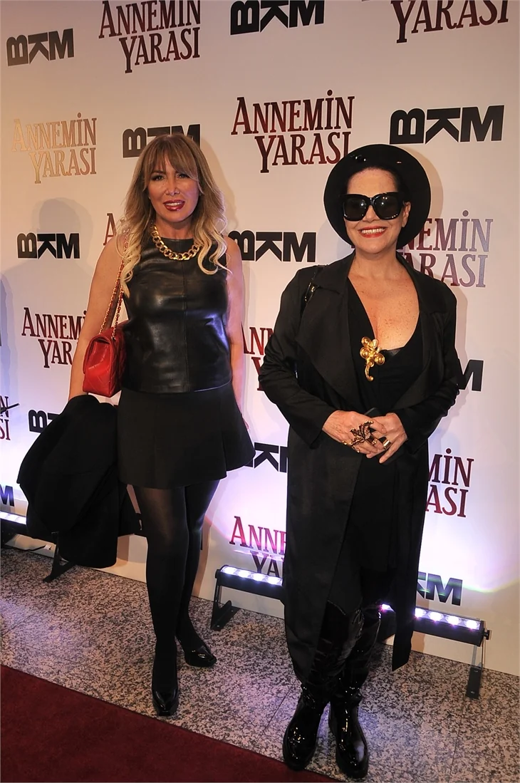 'Annemin Yarası' filminin galasına ünlü akını!