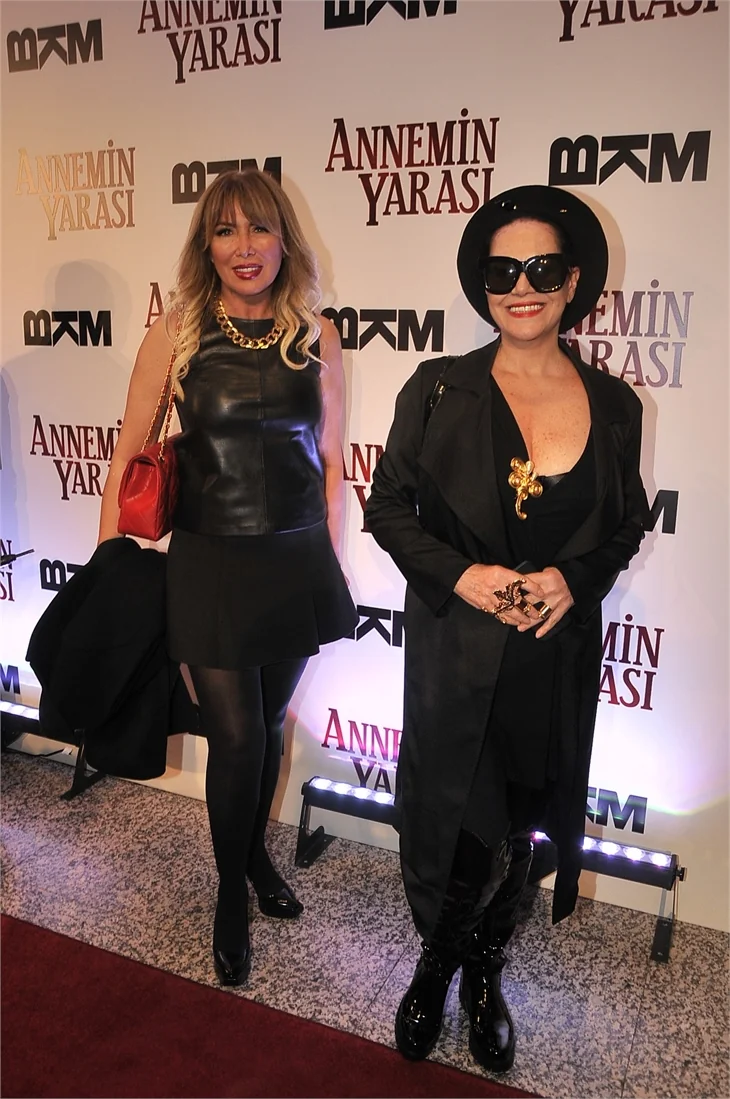 'Annemin Yarası' filminin galasına ünlü akını!