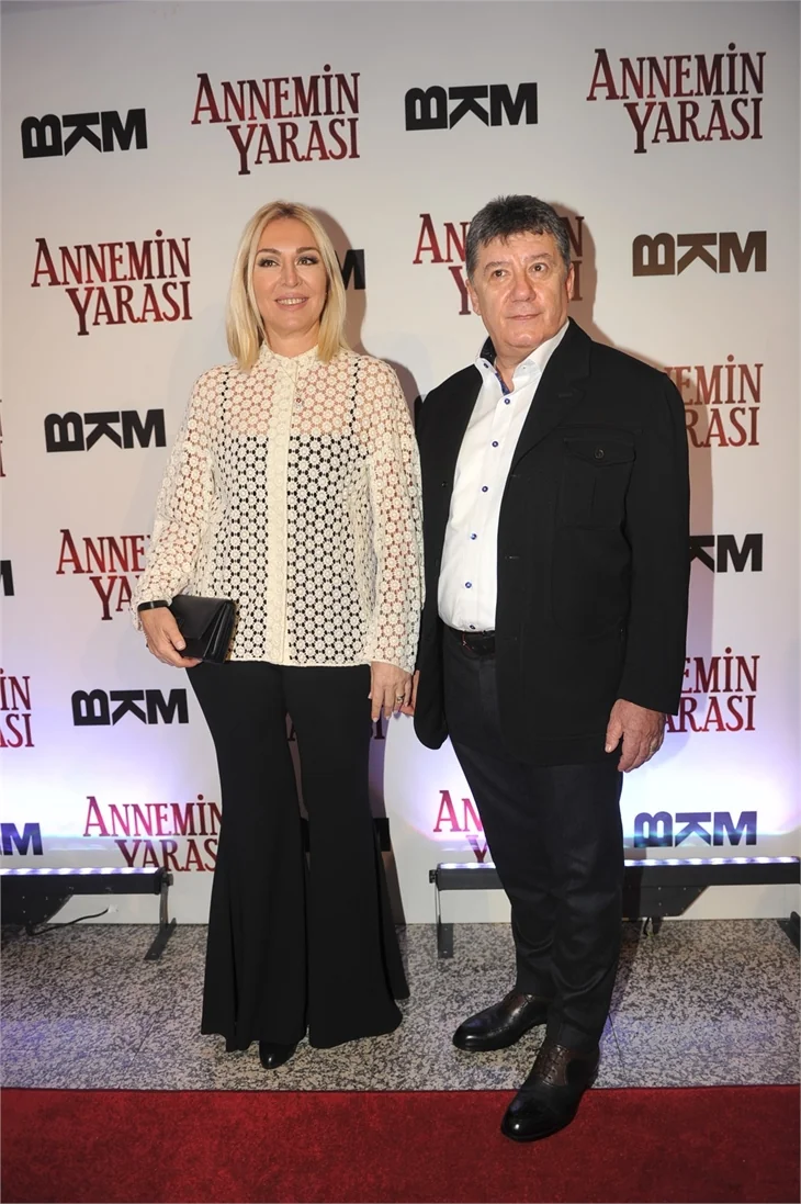 'Annemin Yarası' filminin galasına ünlü akını!